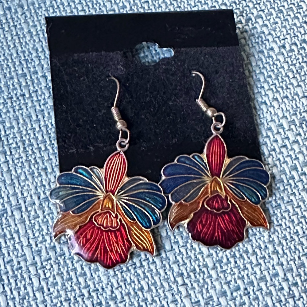 Lovely vintage orchid cloisonné enamel earrings